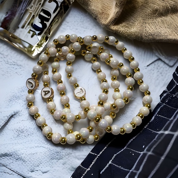 Letter S initial bracelet - Picture 6 of 6